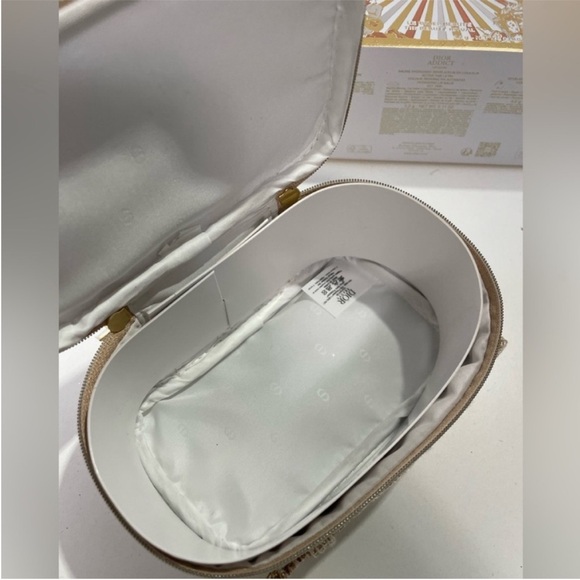 Dior beauty cosmetic box - Picture 7 of 9